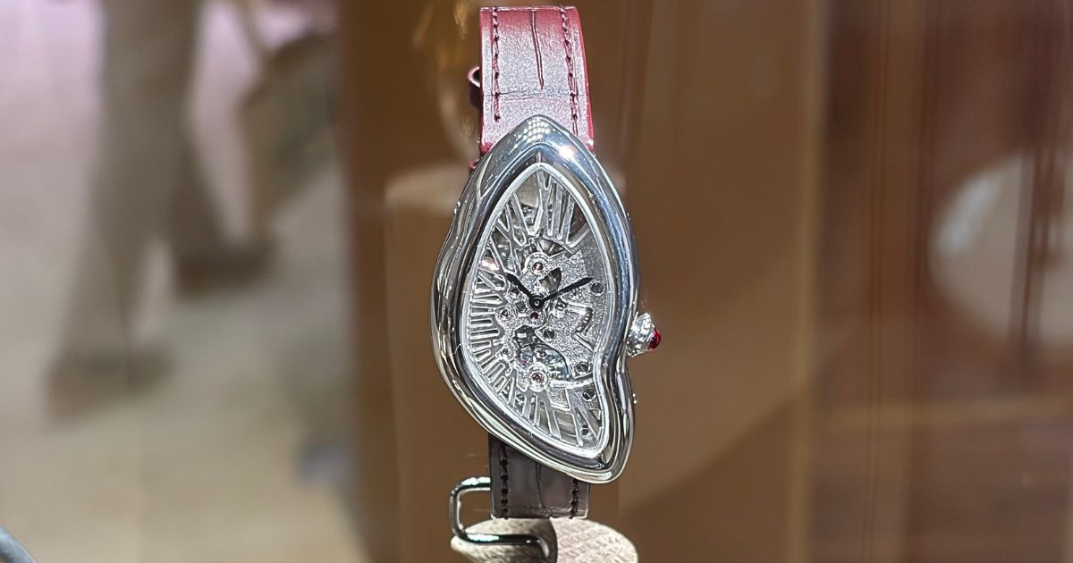 カルティエ プリヴェ クラッシュ スケルトンRef.CRWHCH0012