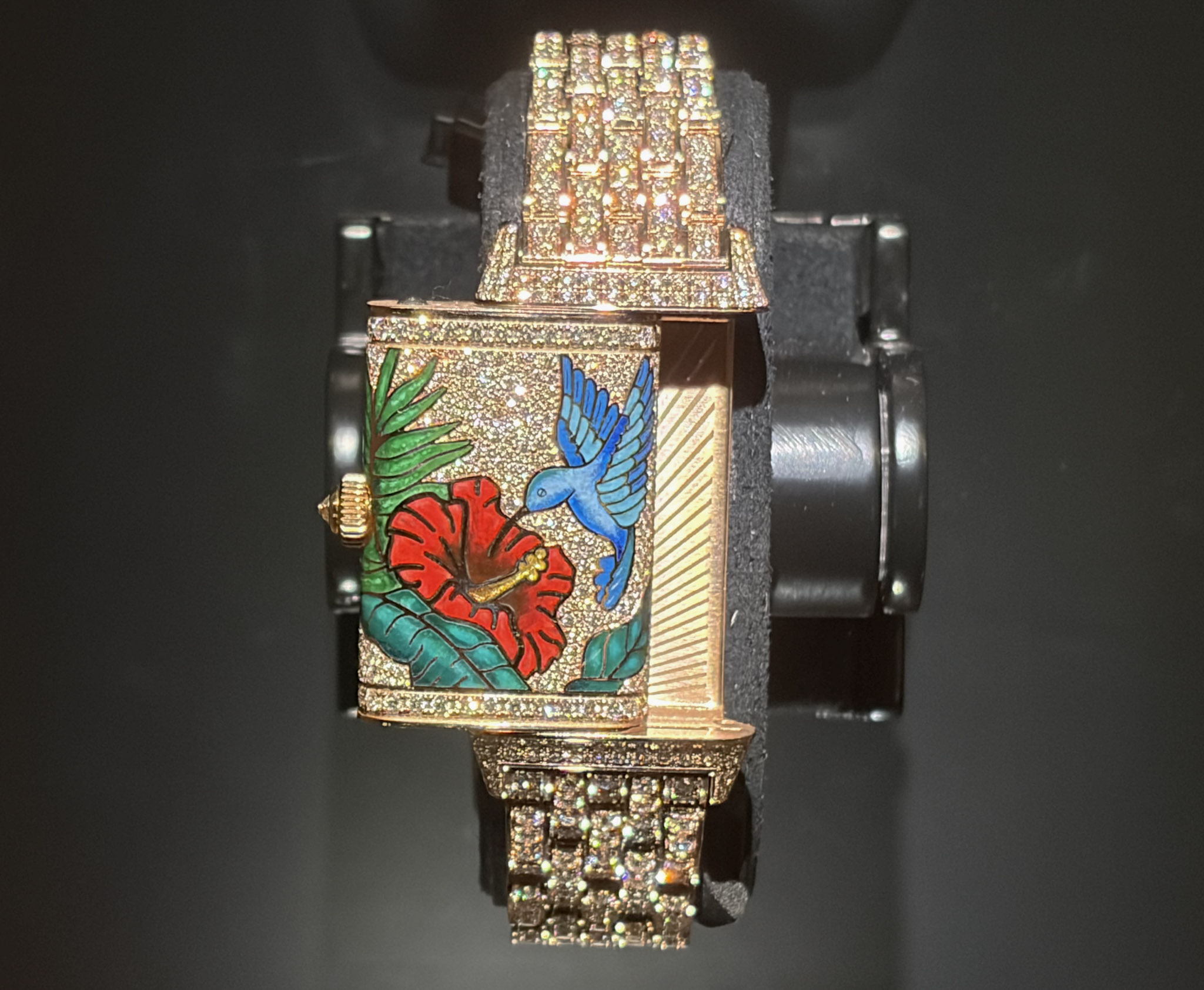 レベルソ・ワン カプセルコレクションシリーズ ラ・ヴァレ・デ・メルヴェイユ「神秘の谷™」〈ハイビスカス〉