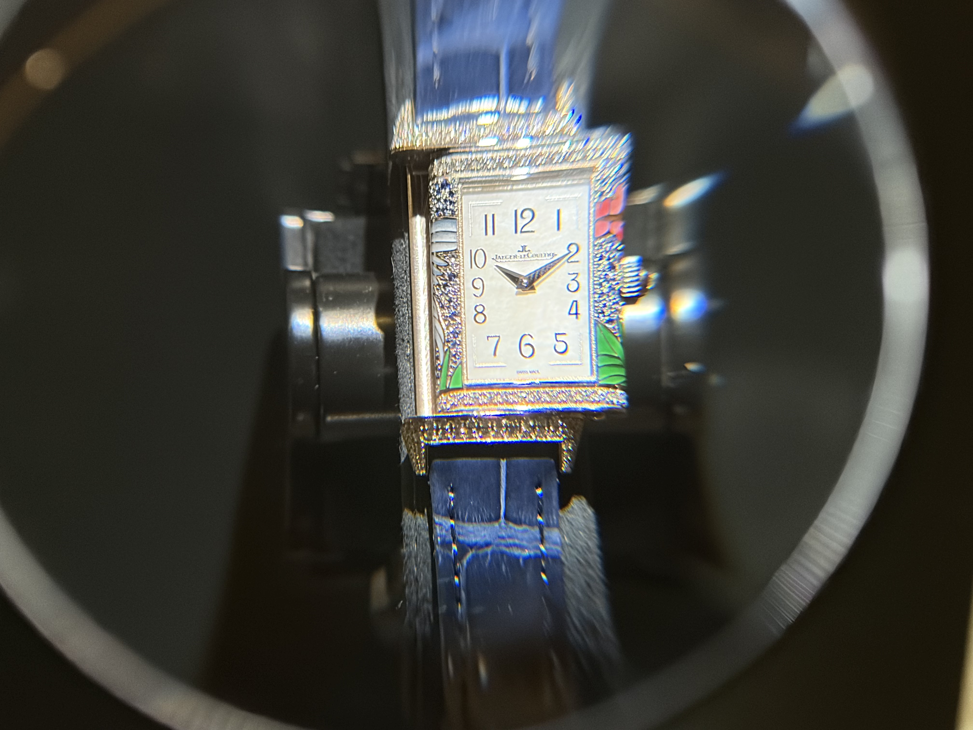 ベルソ・ワン カプセルコレクションシリーズ ラ・ヴァレ・デ・メルヴェイユ「神秘の谷™」〈桜〉