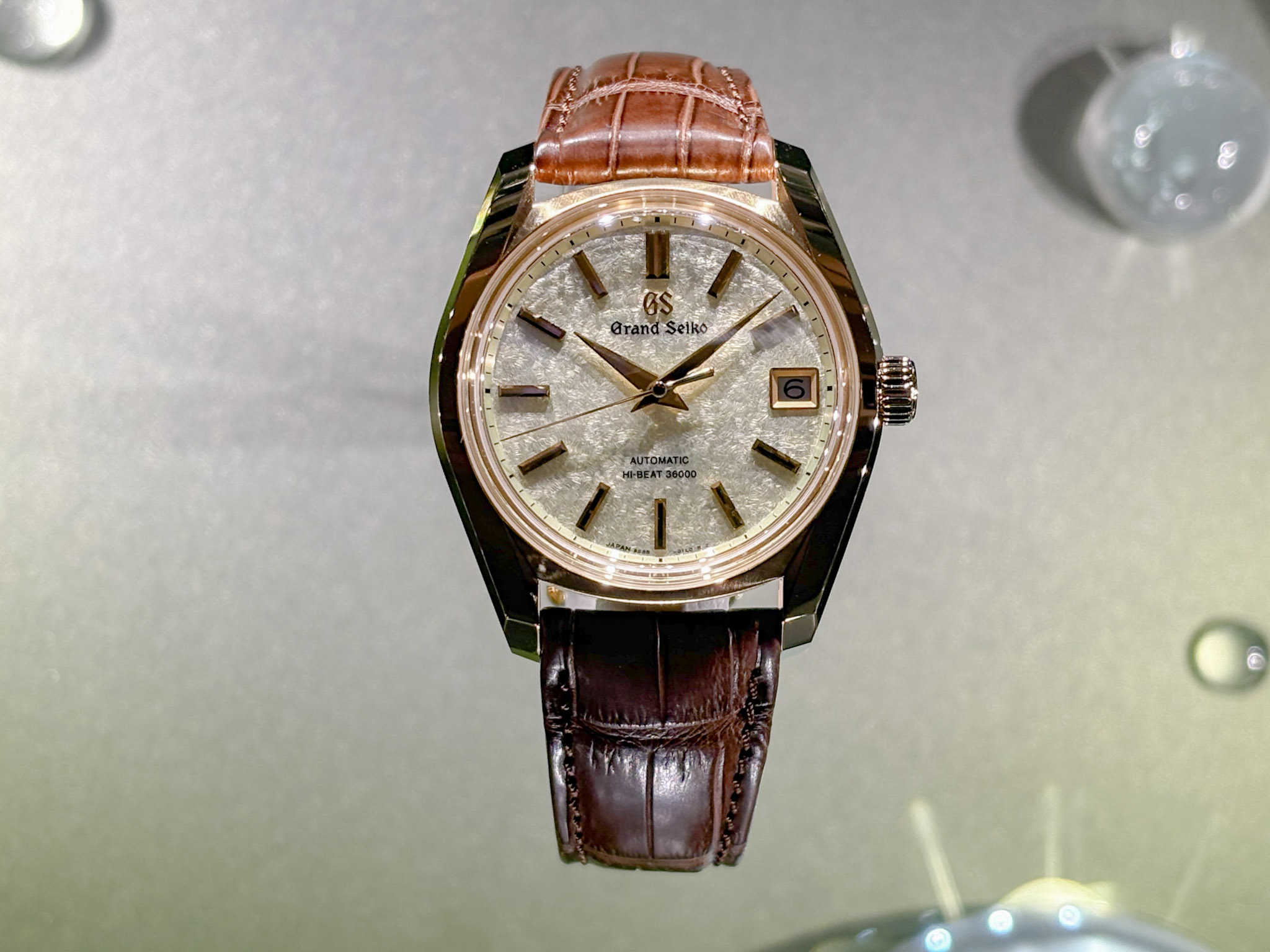 ヘリテージコレクションメカニカルハイビート 36000「桜若葉」｜Ref.SBGH376