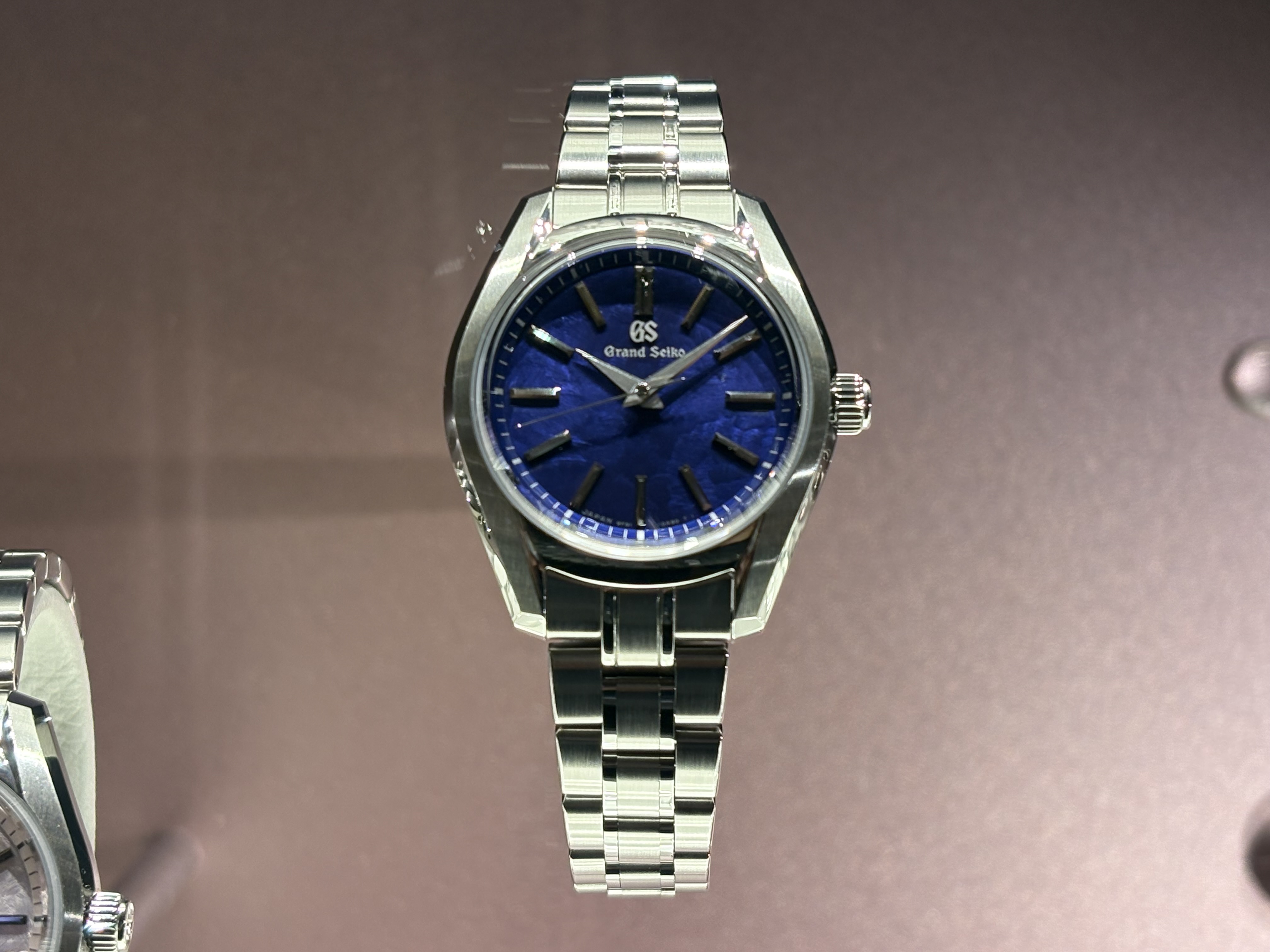 ヘリテージコレクション年差クオーツ「宵花筏」｜Ref.SBGX365