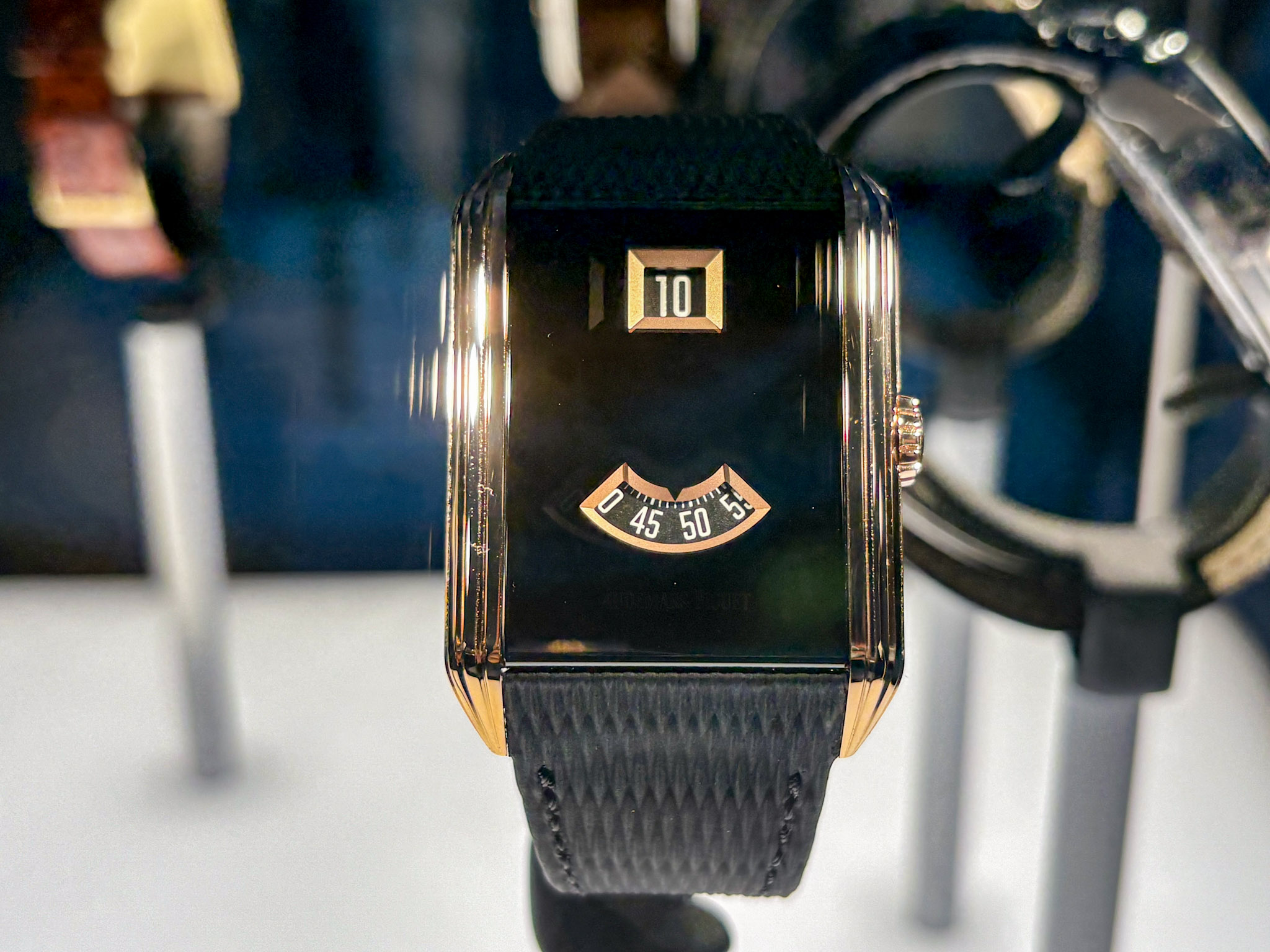 ネオ フレーム ジャンピングアワー｜Ref. 15245OR.OO.A206VE.01