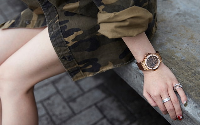 日本製 HUBLOT グレー アリゲーター ベルト42ミリ（ピンク） 腕時計