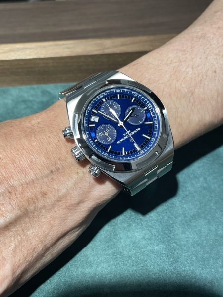 ヴァシュロンコンスタンタン オーヴァーシーズ クロノグラフ 5500V/110A-B148をご成約いただきました！！