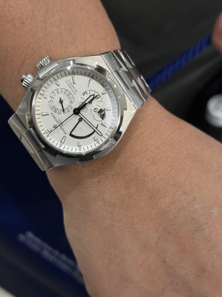 ヴァシュロンコンスタンタン オーヴァーシーズ デュアルタイムをご購入いただきました！
