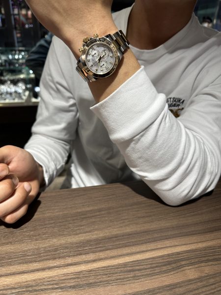 今回ロレックス コスモグラフ デイトナ 8Pダイヤ 116503NG ホワイトシェルをご成約いただきました！！