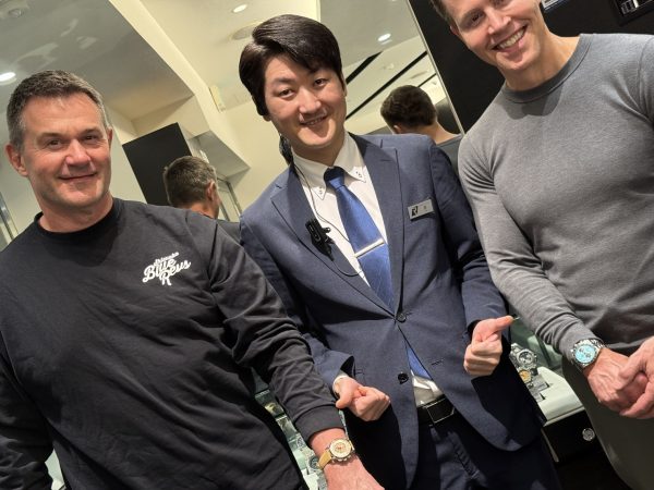 今回はパテックフィリップ ワールドタイム  5935A-001とチューダー ブラックベイ クロノ フラミンゴブルー 79360N-0024をご成約いただきました！