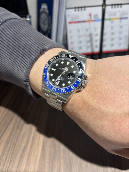 今回は、ロレックス GMTマスターII 126710BLNR ブラック 3列 オイスターブレスをご成約いただきました！