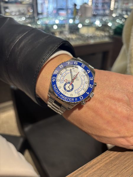 今回は、ロレックス ヨットマスターII 新型ベンツ針 116680 ホワイトをご成約いただきました！