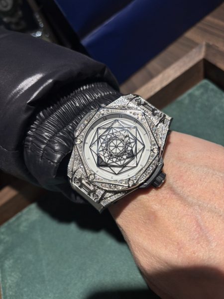 今回はウブロ ビックバン サンブルー 415.NX.2027.VR.1704.MXM18 をご成約いただきました！