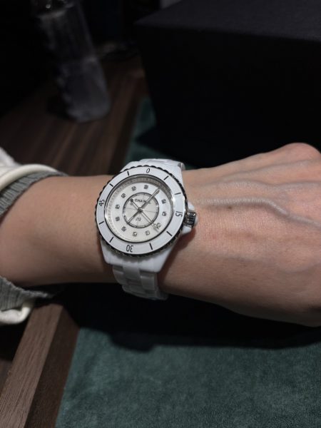 今回はシャネル J12 白セラミック 12Pダイヤ H5704 をご成約いただきました！