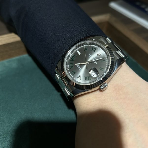 今回はロレックス デイトジャスト41 126334 スレート (グレー) グリーンローマ 3列 オイスターブレスをご成約いただきました！