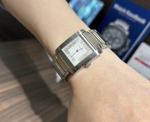 今回はカルティエ タンクフランセーズ MM 日本限定 WSTA0086をご成約いただきました！