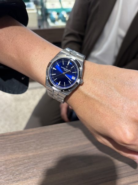 今回ヴァシュロンコンスタンタン オーヴァーシーズ オートマティック 4520V/210A-B128をご成約いただきました！！
