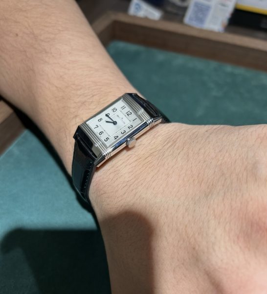 今回はジャガールクルト レベルソ クラシック ミディアムスリム Q2548520(212.8.62) をご成約いただきました！