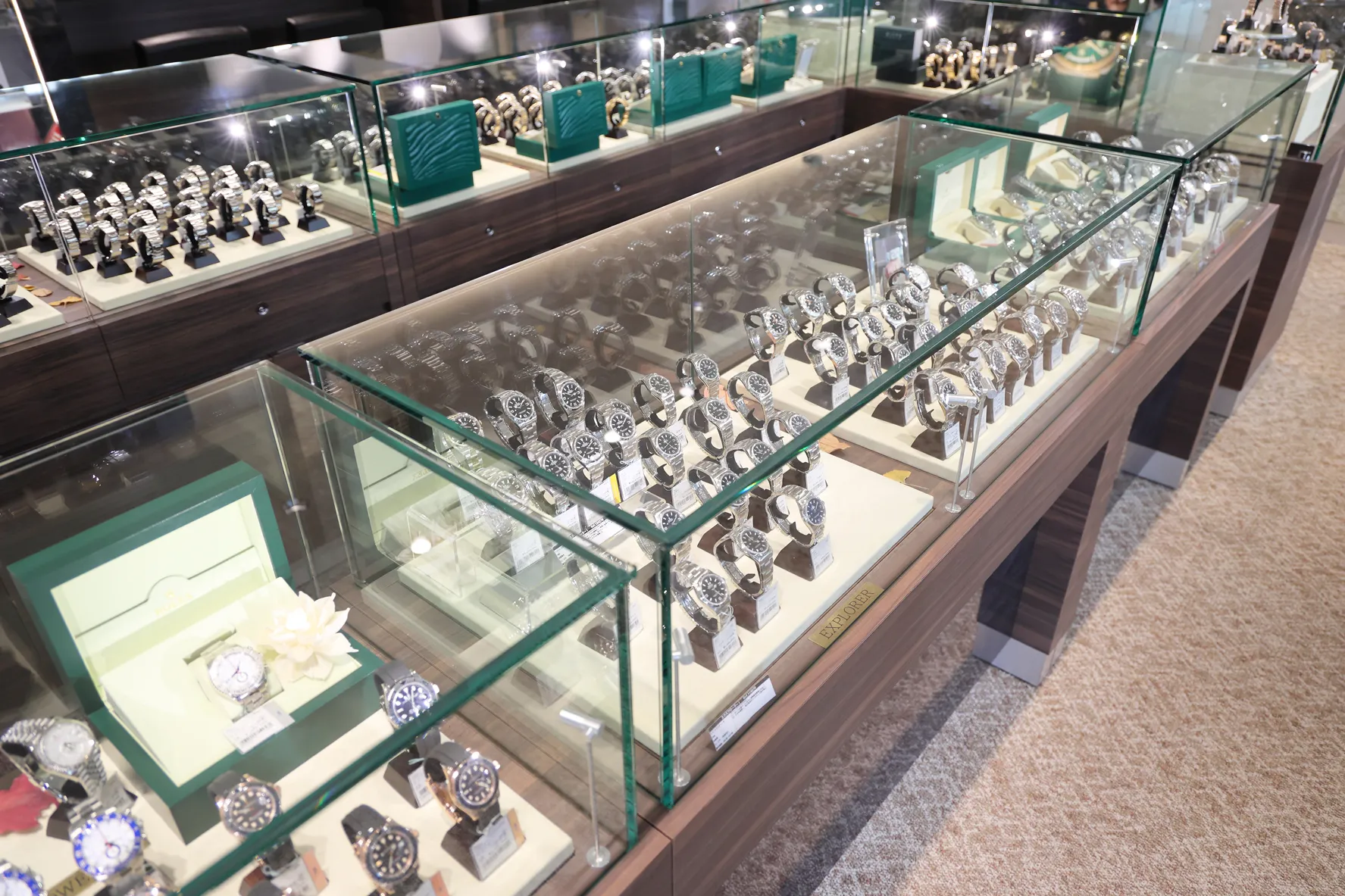 心斎橋店　店内イメージ3